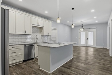 Located in the desirable Huntington Park neighborhood adjacent on Franklin Country Club in Kentucky - for sale on GolfHomes.com, golf home, golf lot