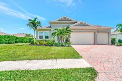 Exquisite Home in ENTRADA -Welcome to this beautifully on Sabal Springs Golf and Racquet Club in Florida - for sale on GolfHomes.com, golf home, golf lot
