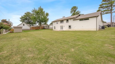 Beautiful Birdland Home & COMPLETELY remodeled! 5 bedrooms, 4 on Jonesboro Country Club in Arkansas - for sale on GolfHomes.com, golf home, golf lot