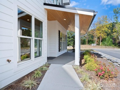 Welcome Home to Style, Comfort, and Location! This stunning on Waynesville Country Club Inn in North Carolina - for sale on GolfHomes.com, golf home, golf lot