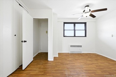 It's all about the views at The Forest View Crescent. The unit on Forest Park Golf Course in New York - for sale on GolfHomes.com, golf home, golf lot