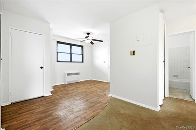 It's all about the views at The Forest View Crescent. The unit on Forest Park Golf Course in New York - for sale on GolfHomes.com, golf home, golf lot