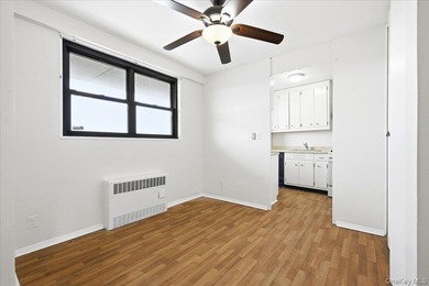 It's all about the views at The Forest View Crescent. The unit on Forest Park Golf Course in New York - for sale on GolfHomes.com, golf home, golf lot