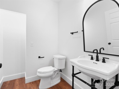 Welcome Home to Style, Comfort, and Location! This stunning on Waynesville Country Club Inn in North Carolina - for sale on GolfHomes.com, golf home, golf lot