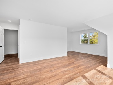 Welcome Home to Style, Comfort, and Location! This stunning on Waynesville Country Club Inn in North Carolina - for sale on GolfHomes.com, golf home, golf lot