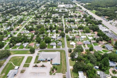 Welcome to this 2 bedroom, 1 bathroom home in centrally located on Brentwood Farms Golf Club in Florida - for sale on GolfHomes.com, golf home, golf lot