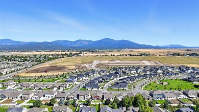 The Monterey has a spacious bonus room for an office, hobbies on Prairie Falls Golf Club in Idaho - for sale on GolfHomes.com, golf home, golf lot