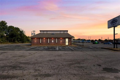 PRICE DROP - Outstanding opportunity! Great commercial space on Union Hills Golf Course in Missouri - for sale on GolfHomes.com, golf home, golf lot