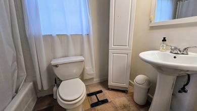 Enjoy serene lake views from this bright and spacious 3-bedroom on Palm-Aire Country Club and Resort - Palms in Florida - for sale on GolfHomes.com, golf home, golf lot