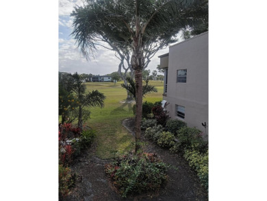 I present to you a rare and excellent opportunity for a 2/2 on Kings Point Golf -Flanders Way in Florida - for sale on GolfHomes.com, golf home, golf lot