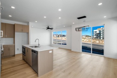 LIMITED-TIME OFFER - Take advantage of a $15,000 buyer incentive on Sunbrook Golf Course in Utah - for sale on GolfHomes.com, golf home, golf lot
