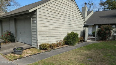 Lovely townhouse in River Bend, end unit on quiet street. Two on River Bend Golf and Country Club in North Carolina - for sale on GolfHomes.com, golf home, golf lot