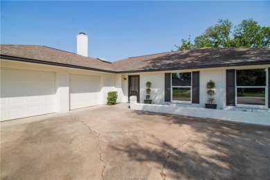 Welcome to 2206 Quail Hollow - A Fully Renovated Retreat in on Briarcrest Country Club, Inc. in Texas - for sale on GolfHomes.com, golf home, golf lot