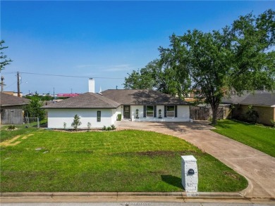 Welcome to 2206 Quail Hollow - A Fully Renovated Retreat in on Briarcrest Country Club, Inc. in Texas - for sale on GolfHomes.com, golf home, golf lot