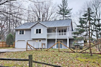 Move-in ready 3-bedroom, 2-bath ranch in the peaceful hills of on Canadian Lakes Country Club-The Highlands Course in Michigan - for sale on GolfHomes.com, golf home, golf lot