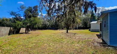 FURNISHED TURN KEY, OPEN BACKYARD Florida 2 bedroom 2 bath home on Zephyrhills Municipal Golf Course in Florida - for sale on GolfHomes.com, golf home, golf lot