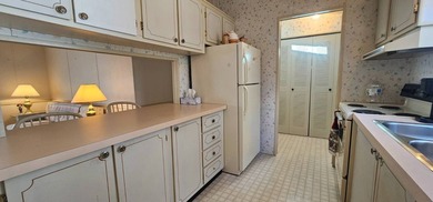 FURNISHED TURN KEY, OPEN BACKYARD Florida 2 bedroom 2 bath home on Zephyrhills Municipal Golf Course in Florida - for sale on GolfHomes.com, golf home, golf lot