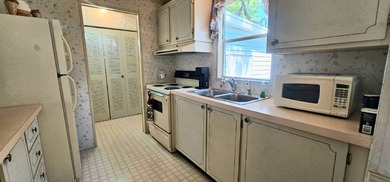 FURNISHED TURN KEY, OPEN BACKYARD Florida 2 bedroom 2 bath home on Zephyrhills Municipal Golf Course in Florida - for sale on GolfHomes.com, golf home, golf lot