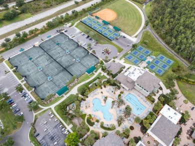 SELLER MOTIVATED. Turnkey charming 2-Bed, 2-Bath Condo in on Colonial Country Club in Florida - for sale on GolfHomes.com, golf home, golf lot