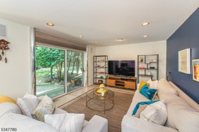 1ST FLOOR BEDROOM! 14 miles west of NYC boasting 3 spacious on Rock Spring Club in New Jersey - for sale on GolfHomes.com, golf home, golf lot