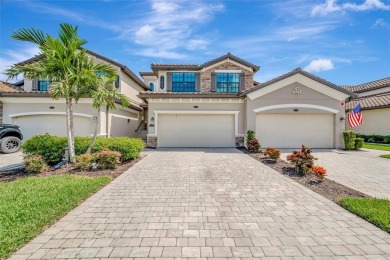 Welcome to Paradise! With 3 bedrooms, 2 baths, and a 2.5 car on Lakewood National Golf Club in Florida - for sale on GolfHomes.com, golf home, golf lot