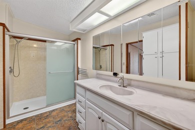 Welcome home to this charming 2 Bedroom, 2 Bathroom residence on Zellwood Station Country Club in Florida - for sale on GolfHomes.com, golf home, golf lot