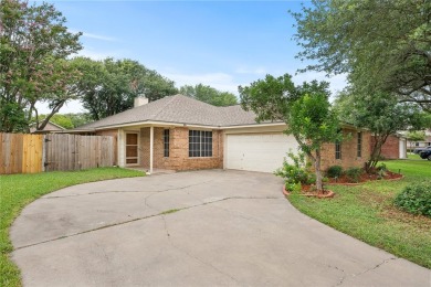 It's a rare treat to find a spacious single level home in on Northshore Country Club in Texas - for sale on GolfHomes.com, golf home, golf lot