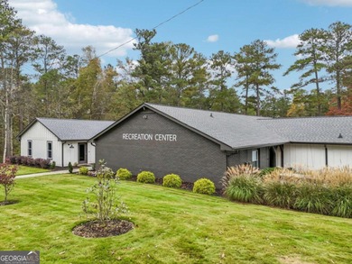 Stainless Steel stove, refrigerator, and new flooring replaced on Fairfield Plantation Golf and Country Club in Georgia - for sale on GolfHomes.com, golf home, golf lot