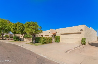 *** Three Bedrooms *** Single level end unit (Cul-de-sac) *** 1 on Scottsdale Shadows in Arizona - for sale on GolfHomes.com, golf home, golf lot