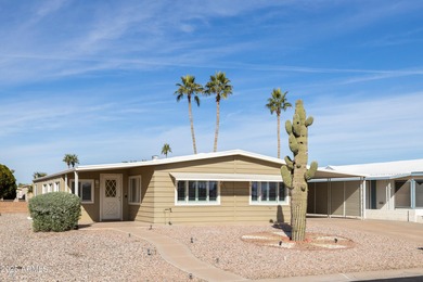 Welcome to comfortable, carefree living in the heart of the on Sun Lakes Country Club in Arizona - for sale on GolfHomes.com, golf home, golf lot