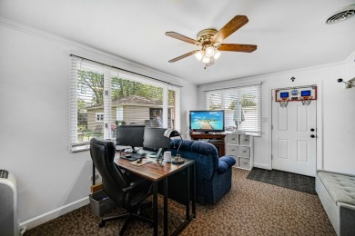 An absolutely perfect house waiting for its new owner!! Two on Calumet Country Club in Illinois - for sale on GolfHomes.com, golf home, golf lot