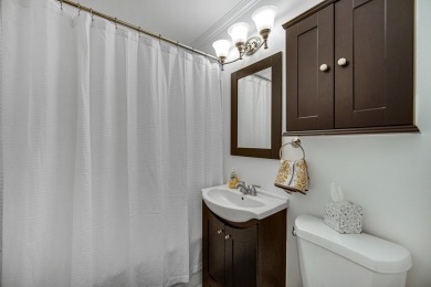 An absolutely perfect house waiting for its new owner!! Two on Calumet Country Club in Illinois - for sale on GolfHomes.com, golf home, golf lot