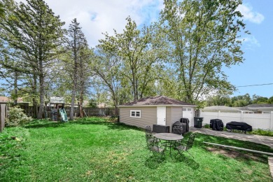 An absolutely perfect house waiting for its new owner!! Two on Calumet Country Club in Illinois - for sale on GolfHomes.com, golf home, golf lot