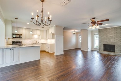 Cute, clean and well maintained - this Benbrook cottage offers a on Pecan Valley Municipal Golf Course in Texas - for sale on GolfHomes.com, golf home, golf lot