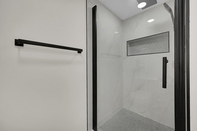 Fully renovated 2-bedroom, 2-bath condo designed for easy living on Kings Point Golf -Flanders Way in Florida - for sale on GolfHomes.com, golf home, golf lot