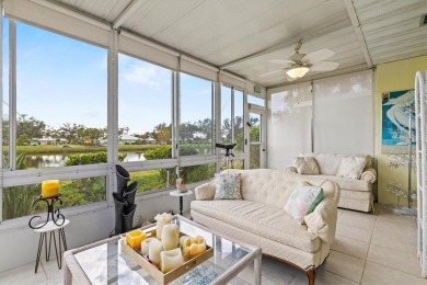 This charming 2-bedroom, 2-bathroom villa is ideally located in on Plantation Golf and Country Club in Florida - for sale on GolfHomes.com, golf home, golf lot