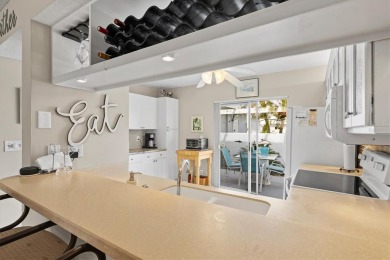 This charming 2-bedroom, 2-bathroom villa is ideally located in on Plantation Golf and Country Club in Florida - for sale on GolfHomes.com, golf home, golf lot