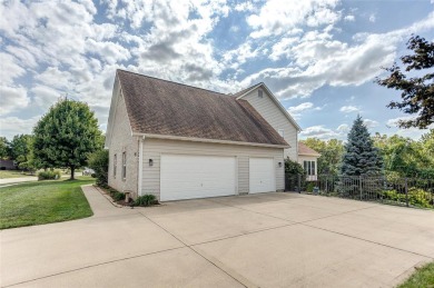 AMAZING TURN KEY HOME! This 2nd owner home sits on the 4th green on Stonewolf Golf Club in Illinois - for sale on GolfHomes.com, golf home, golf lot