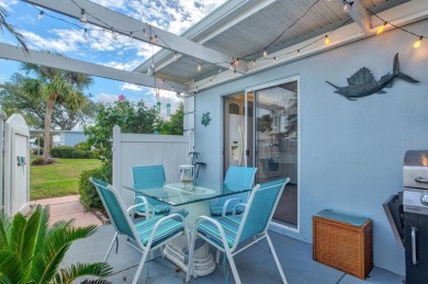 This charming 2-bedroom, 2-bathroom villa is ideally located in on Plantation Golf and Country Club in Florida - for sale on GolfHomes.com, golf home, golf lot