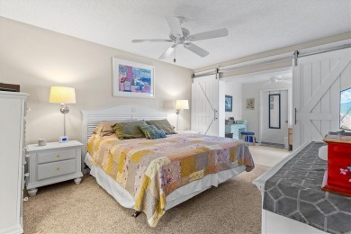 This charming 2-bedroom, 2-bathroom villa is ideally located in on Plantation Golf and Country Club in Florida - for sale on GolfHomes.com, golf home, golf lot