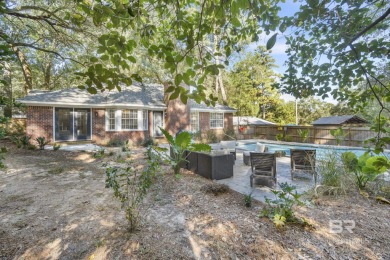 Spacious Lake Forest home with in-ground pool! This 3 bed, 2 on Lake Forest Yacht and Country Club in Alabama - for sale on GolfHomes.com, golf home, golf lot
