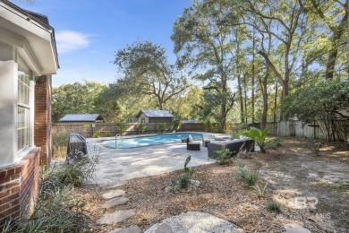 Spacious Lake Forest home with in-ground pool! This 3 bed, 2 on Lake Forest Yacht and Country Club in Alabama - for sale on GolfHomes.com, golf home, golf lot
