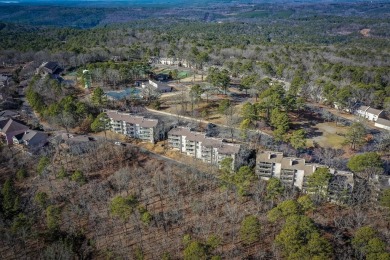 Stunning upstairs end unit Cliffside Lodge, Lakeview and Sugar on Indian Hills Country Club in Arkansas - for sale on GolfHomes.com, golf home, golf lot