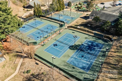 LAKE LURE, NC-----Custom-built, 5 bedroom, 4 bath, 3200 sq ft on Rumbling Bald Resort on Lake Lure in North Carolina - for sale on GolfHomes.com, golf home, golf lot