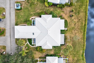 This charming 2-bedroom, 2-bathroom villa is ideally located in on Plantation Golf and Country Club in Florida - for sale on GolfHomes.com, golf home, golf lot