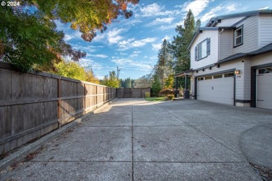 Welcome to your dream home! Built in 2021, this pristine on Green Mountain Golf Course in Washington - for sale on GolfHomes.com, golf home, golf lot