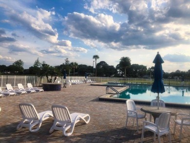 Welcome to this beautifully updated 2-bedroom, 2-bathroom on Ventura Country Club in Florida - for sale on GolfHomes.com, golf home, golf lot