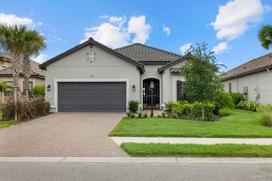 *GOLF MEMBERSHIP INCLUDED/ GOLF DEEDED HOME* Discover the on Esplanade Golf and Country at Lakewood Ranch in Florida - for sale on GolfHomes.com, golf home, golf lot