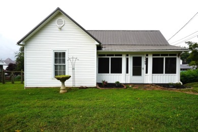 CUTE REMODELED BUNGALOW IN WHITE PINE on Dandridge Golf and Country Club in Tennessee - for sale on GolfHomes.com, golf home, golf lot