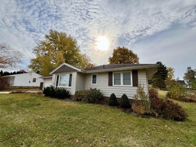 Meticulously maintained ranch home that is move in ready on a on Park Hills Golf Course in Illinois - for sale on GolfHomes.com, golf home, golf lot